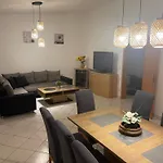 Ivanic شقة