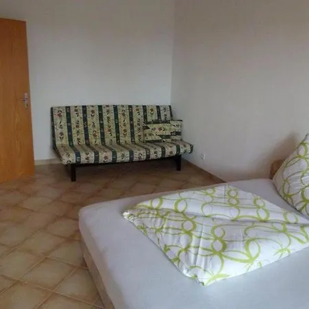 Ivanic Apartment Vir