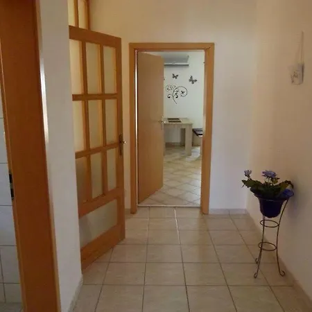 Ivanic Apartment Vir