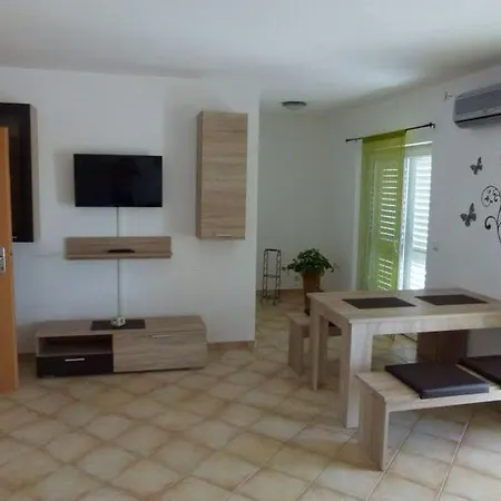 Ivanic Apartment