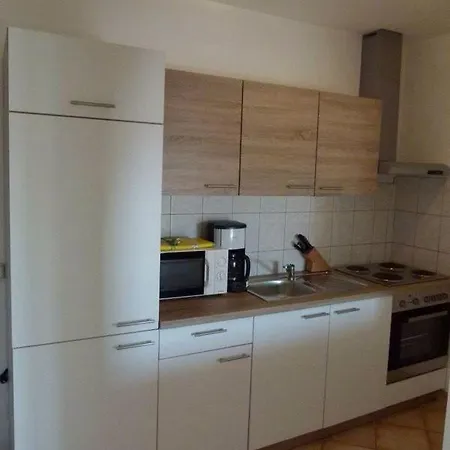 Ivanic Apartament *