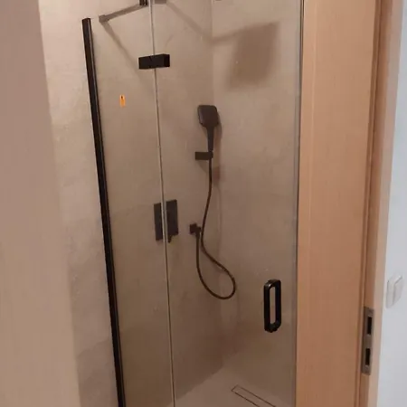 Ivanic Apartment *