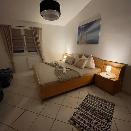 Ivanic Apartment *