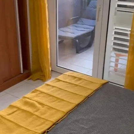 Ivanic Apartment *