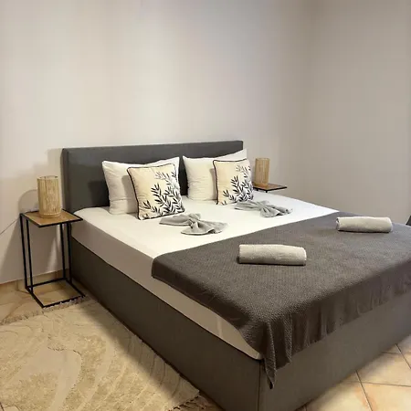 Ivanic Apartman Vir