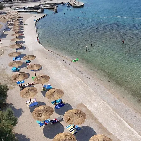 Ivanic Apartment Vir